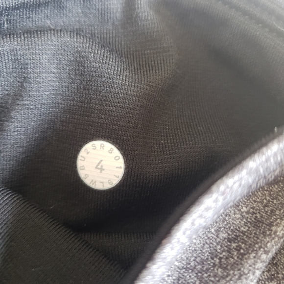 Lululemon TrainTimes 7/8 25" leggings, size 4 - Picture 11 of 12